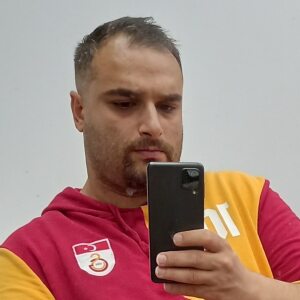 Social Media Profilbild Ahmet Üzüm 