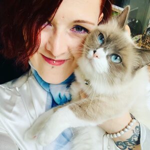 Profilbild von Alicia Lohnes