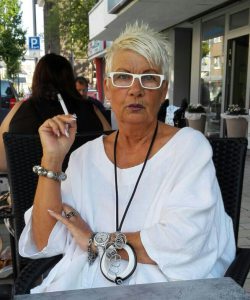 Profilbild von Annegret John
