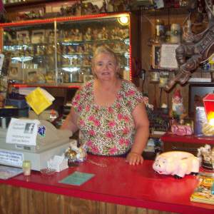 Profilbild von Anneliese Clark