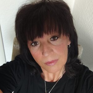 Profilbild von Annett Elzner