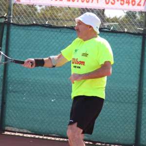 Profilbild von Avi Knobel