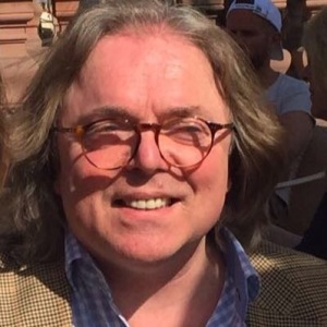 Profilbild von Bernward Frübis