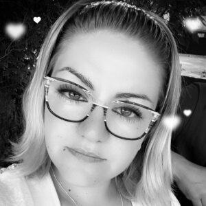 Profilbild von Charleen Kalamaras