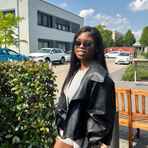 Profilbild von Esther Adu