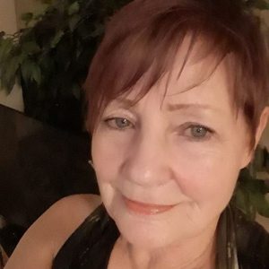 Profilbild von Henny Ewing