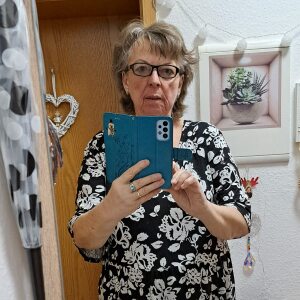 Profilbild von Iris Navel