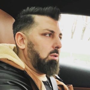 Profilbild von Izzet Ayaz