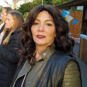 Profilbild von Jacqueline Hölzer