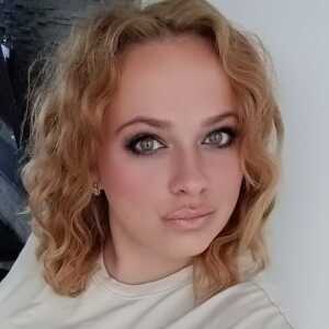 Profilbild von Katharina Tschikischew