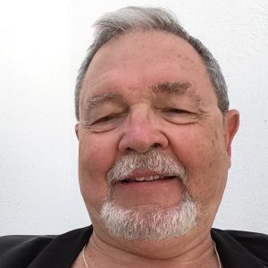 Social Media Profilbild Robert Schuetze 