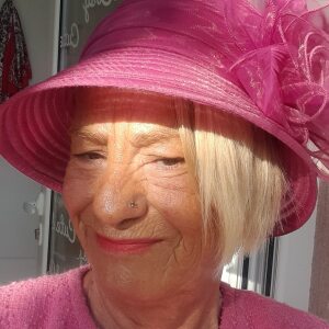 Profilbild von Tsenise Katharina