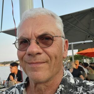 Profilbild von Uwe Peterzumplasse